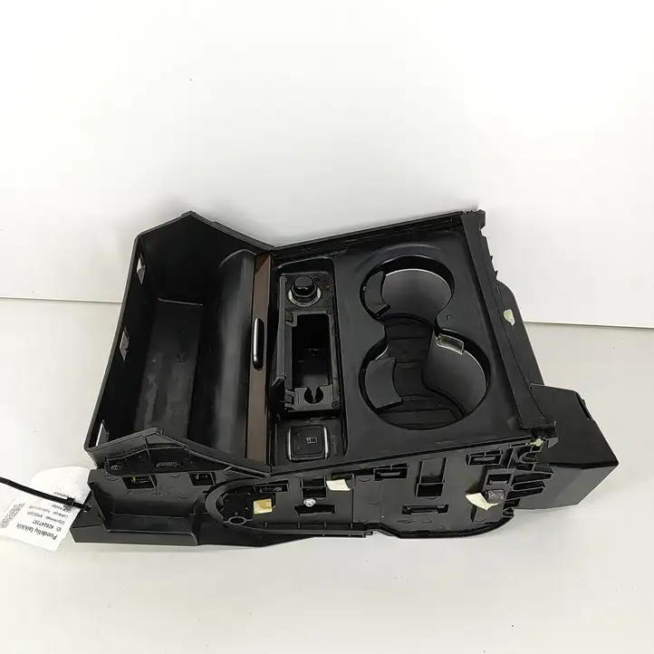 Mercedes-Benz GL X166 (2013 - 2019) A1666803214 Передний подстаканник — фото 1