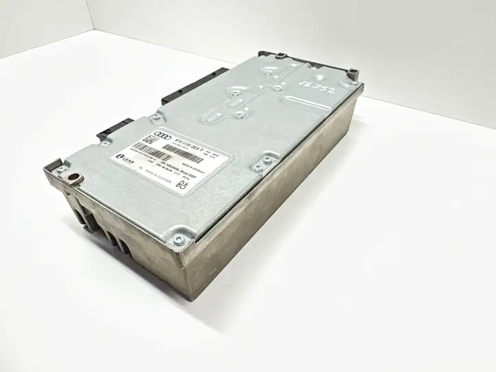 Audi A5 8T 8F (2007 - 2011) 8T0035223T Усилитель звука — фото 7