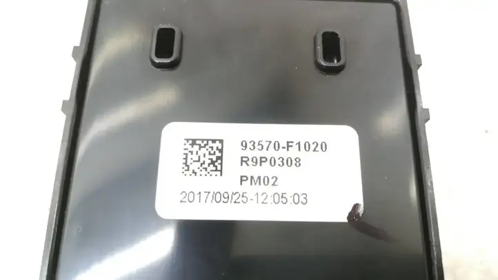 Kia Sportage (2016 - 2018) 93570F1020 Блок кнопок стеклоподъемников — фото 9