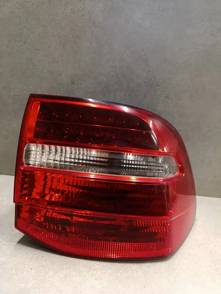 Porsche Cayenne (9PA) (2002 - 2010) 7L5945208 Задний фонарь в кузове — фото 1
