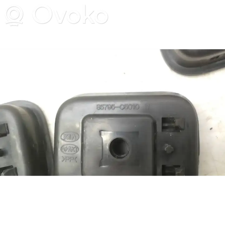 Kia Sportage (2016 - 2018) 85795C5010 Прочая отделка багажника — фото 8