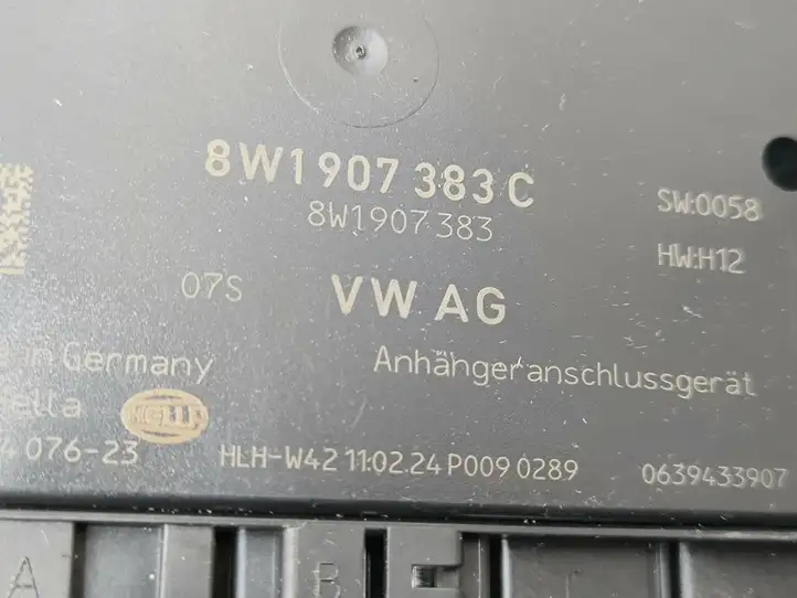 Audi A4 S4 B9 (2015 - 2019) 8W1907383 Блок управления фаркопом — фото 6