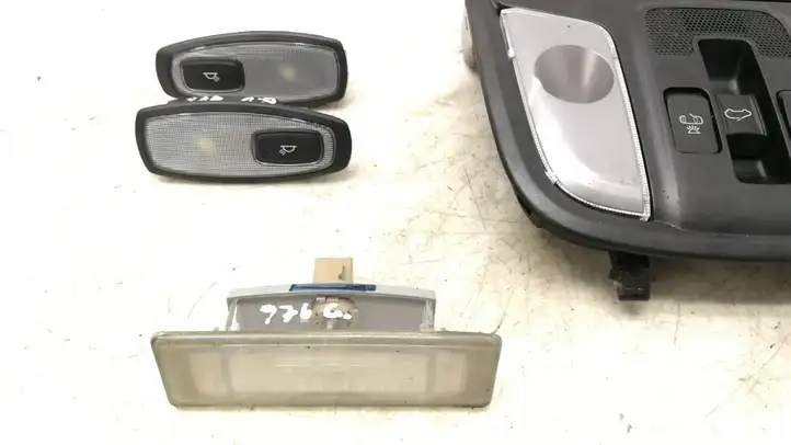 Kia Sportage (2016 - 2018) 92800D91XX Передняя подсветка — фото 5