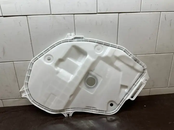 Toyota Prius (XW50) (2015 - ) 6783247100 Ветровик задней двери — фото 1