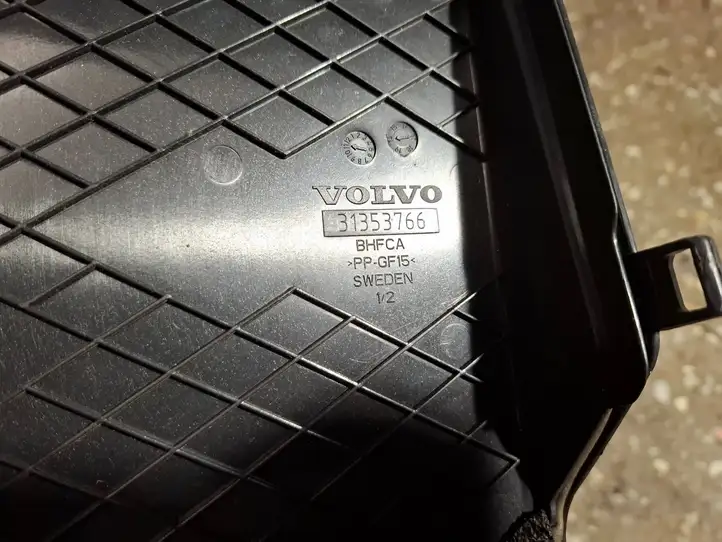Volvo V60 (2013 - 2018) 31353766 Крышка ящика аккумулятора — фото 3