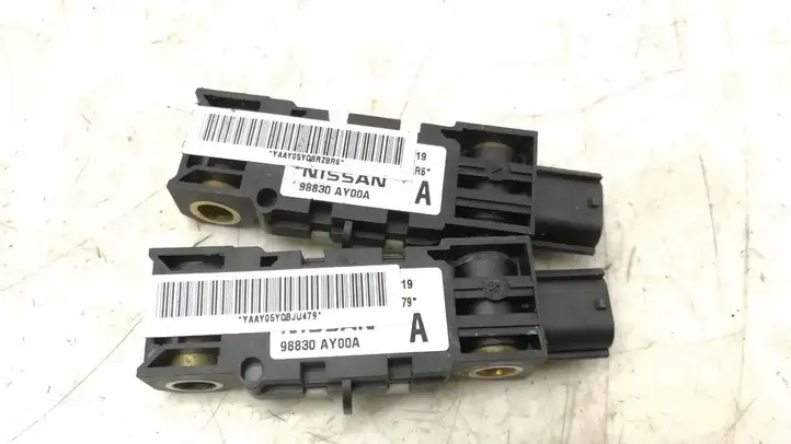 Nissan Pathfinder R51 (2005 - 2012) 98830AY00A Датчик удара SRS — фото 1