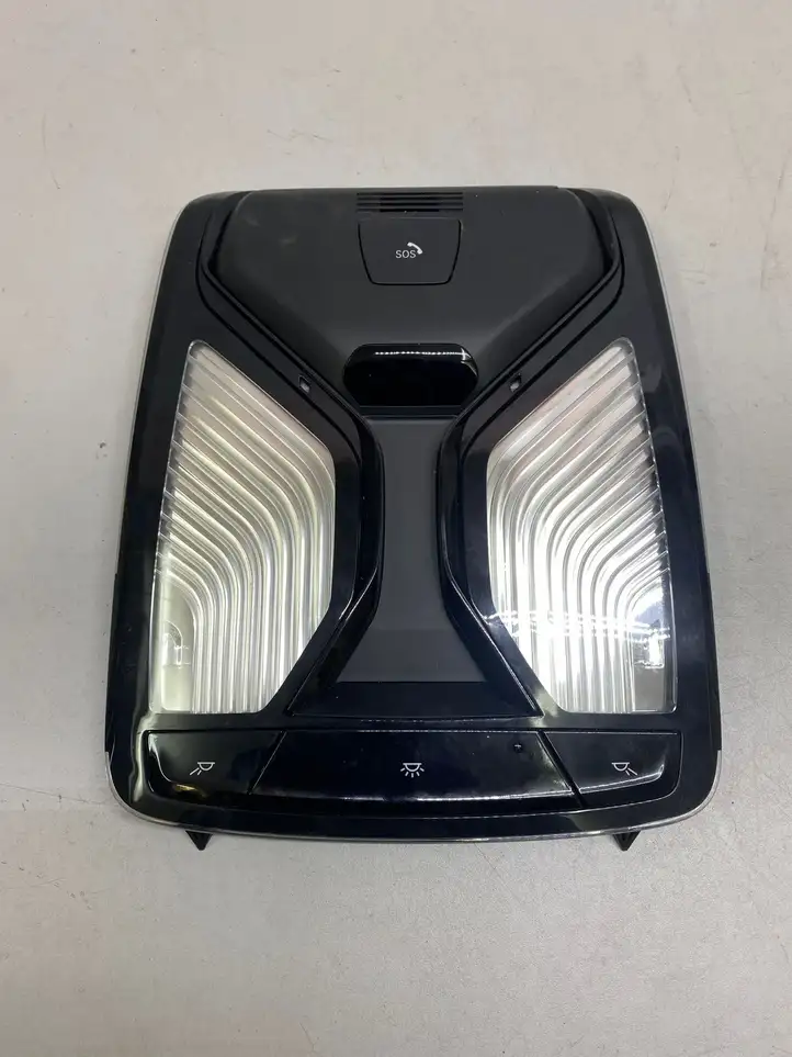 BMW 3 G20 G21 (2019 - ) 9893137 Передняя подсветка — фото 1