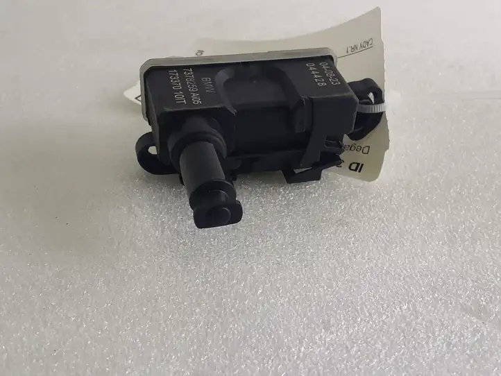 BMW 4 G22 G23 G24 G26 (2020 - ) 7378259 Замок крышки топливного бака — фото 2