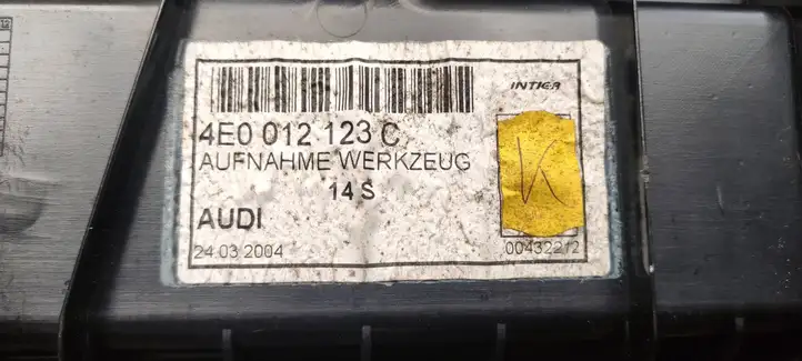 Audi A8 S8 D3 4E (2002 - 2005) 4E0012123C Прочие детали салона — фото 4