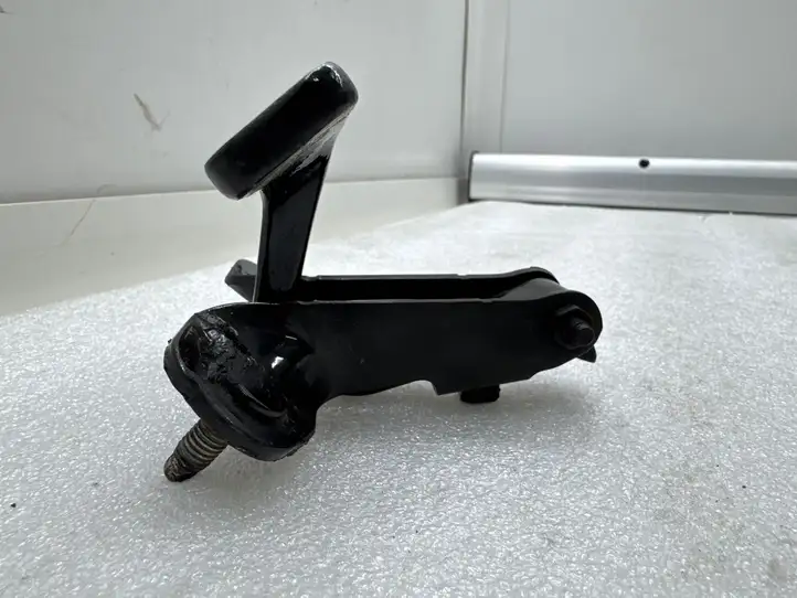 Tesla Model Y (2019 - 2024) 162494000A Петли крышки багажника — фото 4