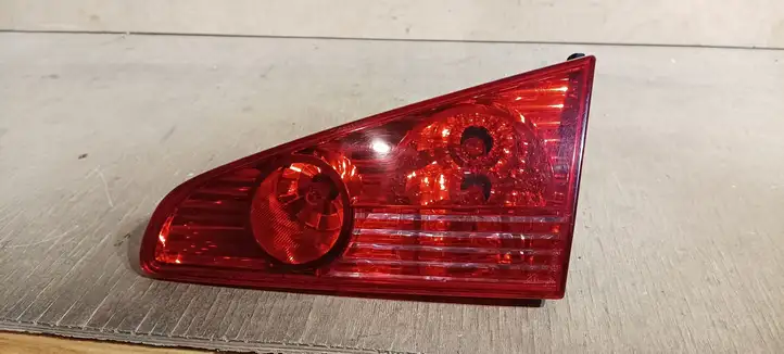 Peugeot 607 (2011 - 2018) Задний фонарь в крышке багажника — фото 7