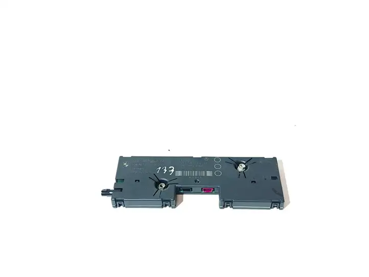 BMW 3 E90 E91 (2005 - 2012) 65206934846 Усилитель антенны — фото 1