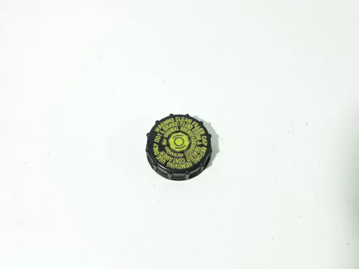 Toyota Yaris (2005 - 2009) 03355614571 Крышка бачка тормозной жидкости — фото 1