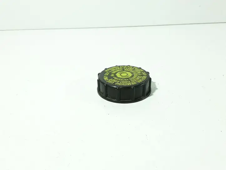 Toyota Yaris (2005 - 2009) 03355614571 Крышка бачка тормозной жидкости — фото 2
