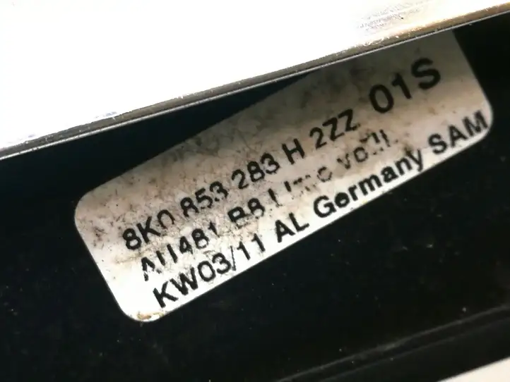Audi A4 S4 B8 8K (2007 - 2011) 8K0853283H Накладка стекла передней двери — фото 4
