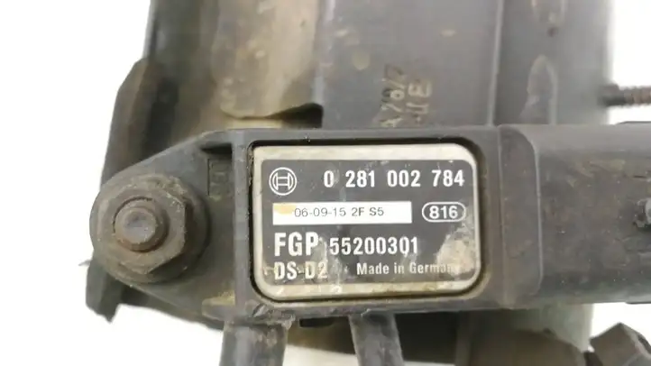 Opel Astra H (2004 - 2009) 55200301 Кронштейн топливного фильтра — фото 2