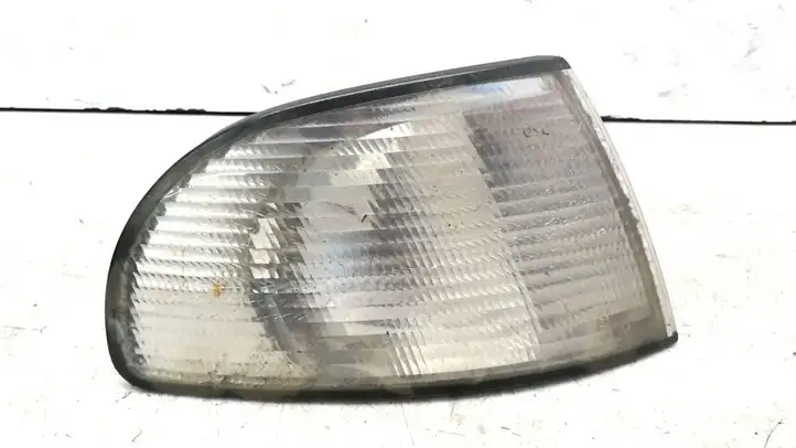 Audi A4 S4 B5 8D (1999 - 2001) 8D0953050A Указатель поворота передний — фото 1