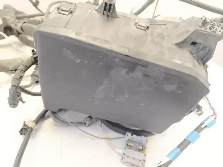 Toyota Prius (XW30) (2009 - 2015) 8211247030 Прочая электропроводка — фото 8