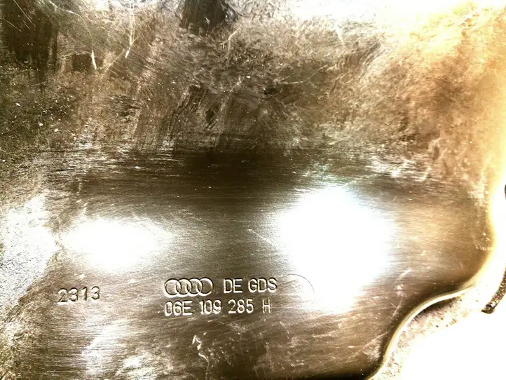 Audi A7 S7 4G (2010 - 2014) 06E109285H Защита ремня ГРМ — фото 4