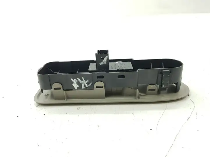 Citroen C5 (2008 - 2017) 96661102ZW Кнопка стеклоподъемников — фото 8