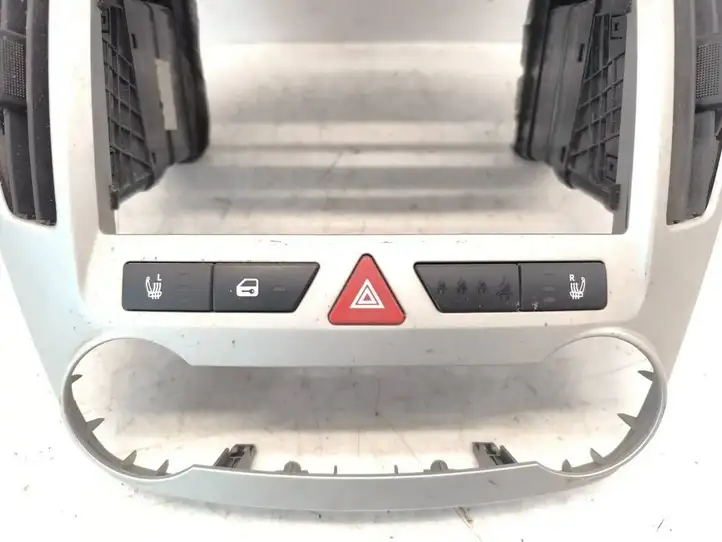 Kia Ceed (2006 - 2010) 847401H000 Центральная отделка панели приборов — фото 2