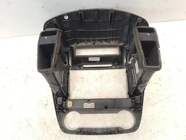 Kia Ceed (2006 - 2010) 847401H000 Центральная отделка панели приборов — фото 6