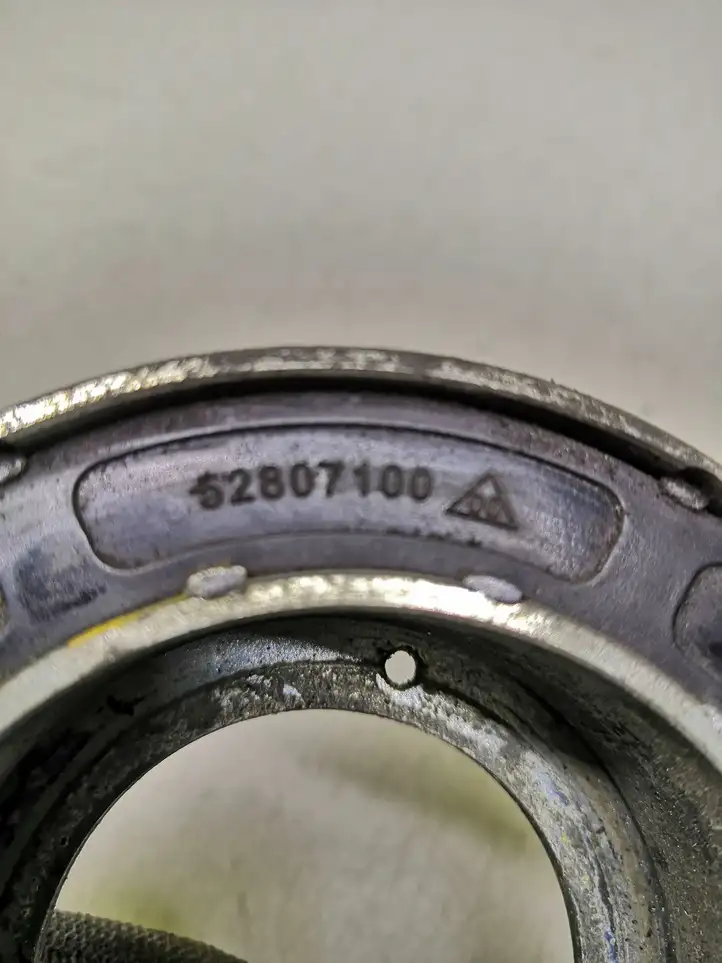 Opel Astra H (2004 - 2009) 52807100 Шкив компрессора кондиционера — фото 4