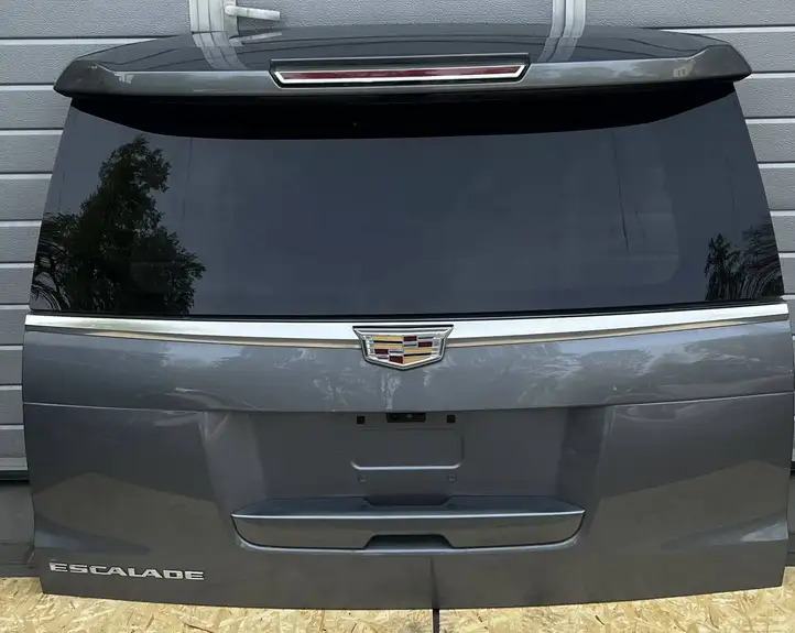 Cadillac Escalade IV (2014 - 2019) 22756788 Крышка багажника — фото 1