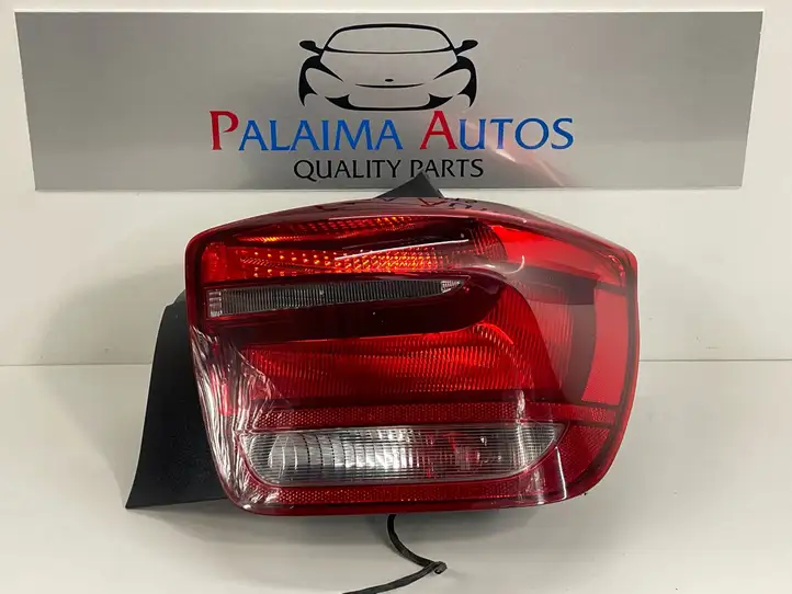 BMW 1 F20 F21 (2011 - 2019) 7241544 Стекло заднего фонаря — фото 1