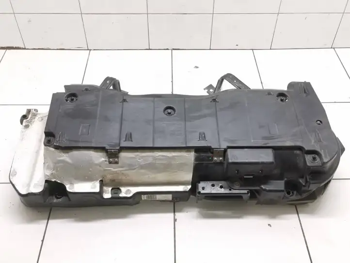 Volkswagen Golf VII (2013 - 2019) 5q0201077bf Кронштейн топливного бака — фото 3