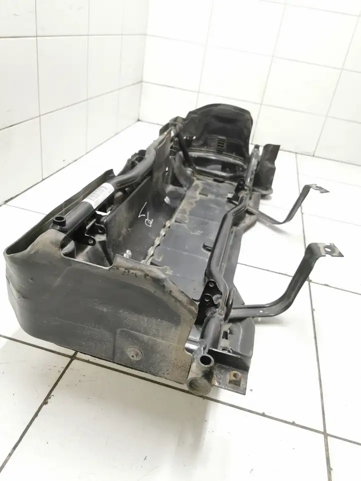 Volkswagen Golf VII (2013 - 2019) 5q0201077bf Кронштейн топливного бака — фото 7