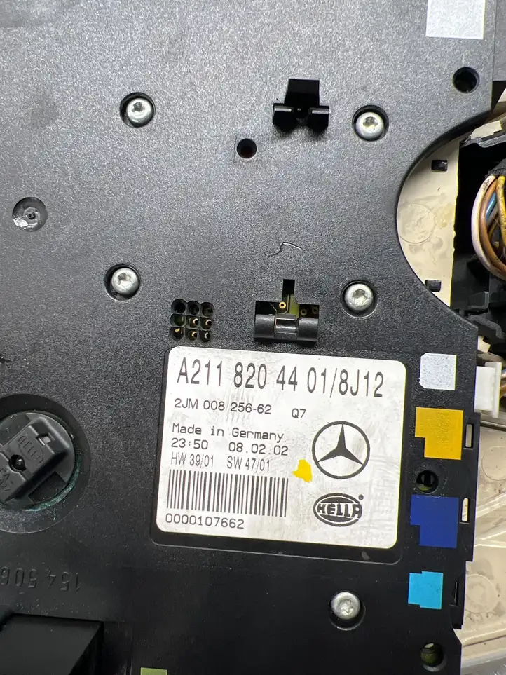 Mercedes-Benz E W211 (2002 - 2009) A2118204401 Передняя подсветка — фото 5