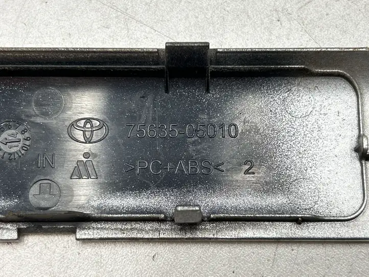 Toyota Avensis T270 (2012 - 2015) 7563505010 Крышка рейлинга — фото 4