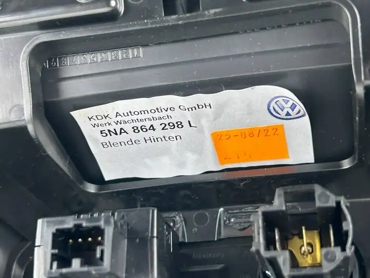 Volkswagen Tiguan (2020 - 2024) 5NA864298L Другая деталь консоли (туннеля) — фото 7