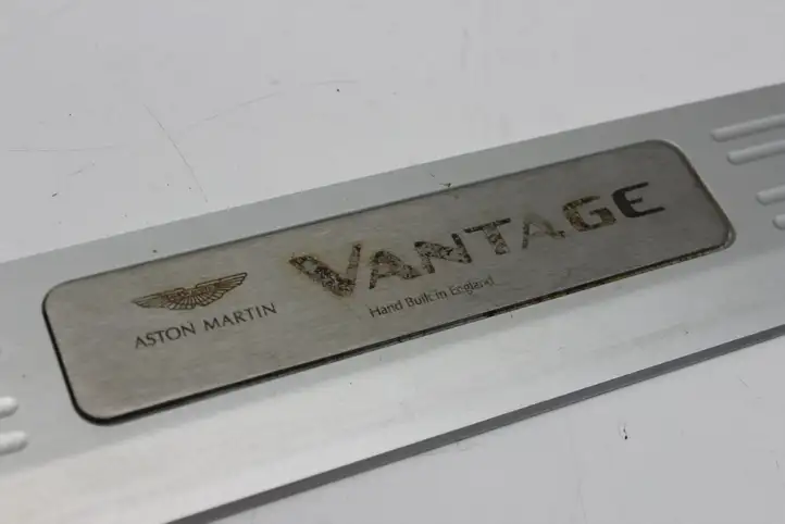 Aston Martin Vantage IV (2017 - ) KY63132A13AB Внутренняя отделка переднего порога — фото 4