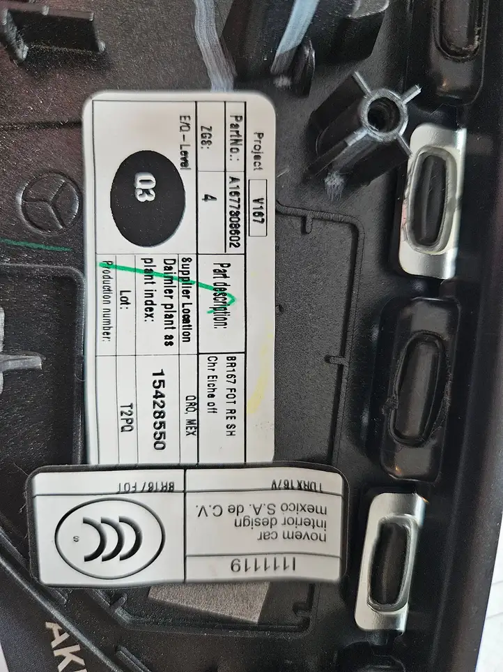 Mercedes-Benz GLE W167 (2019 - ) A1677308602 Накладка динамика задней двери — фото 5
