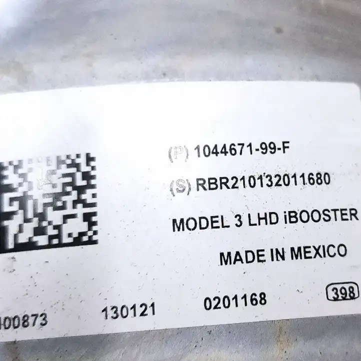 Tesla Model 3 (2017 - 2023) 104467199F Клапан рулевого механизма — фото 3