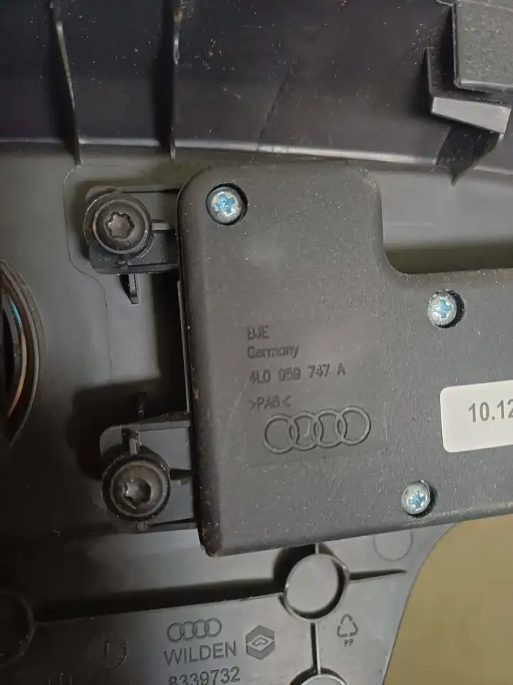 Audi Q7 4L (2009 - 2015) 4L0881325C Отделка регуляторов сиденья — фото 8