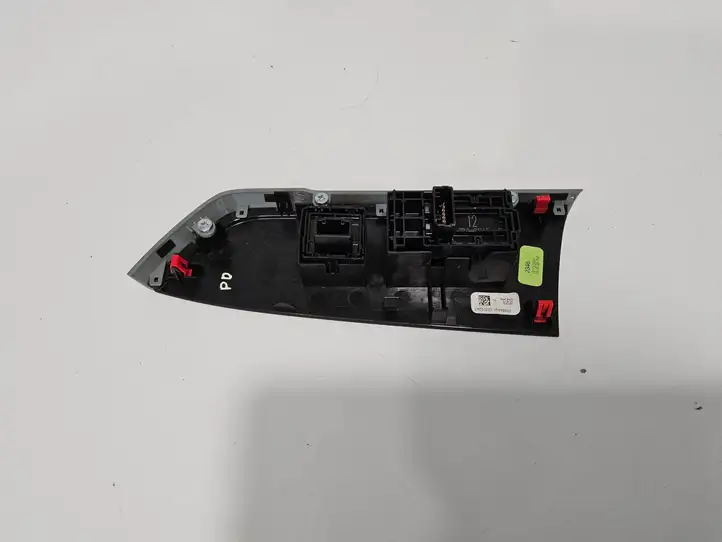 Toyota Sienna XL40 IV (2021 - ) 7423008070 Накладка кнопки стеклоподъемника — фото 3
