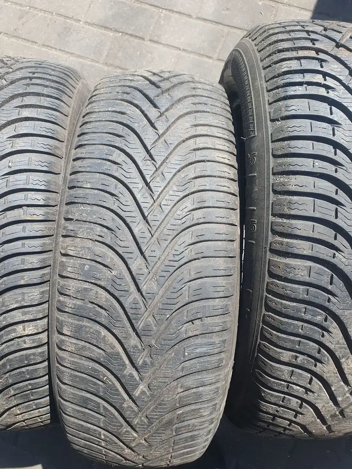 Ford B-MAX (2012 - 2018) 18560R15 Зимняя шина R15 — фото 8