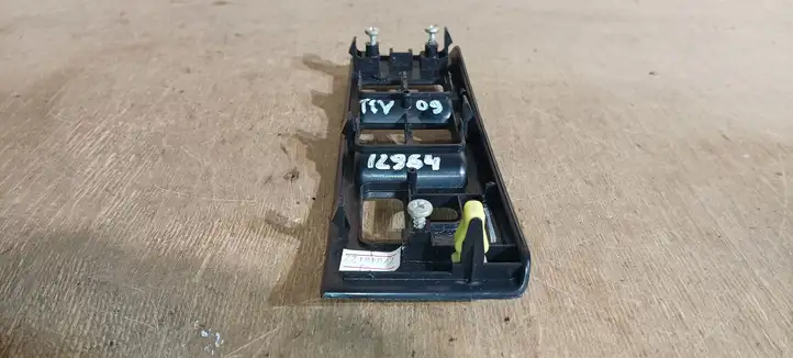 Toyota Corolla Verso AR10 (2004 - 2009) 742320F010 Накладка кнопки стеклоподъемника — фото 13