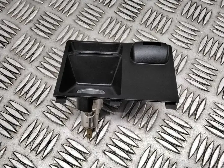 BMW X5 E70 (2006 - 2013) 9115084 Накладка заднего прикуривателя — фото 2