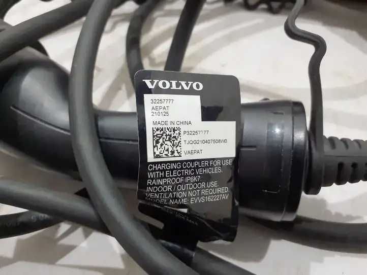 Volvo XC40 (2017 - ) 32257777 Прочая электропроводка — фото 2