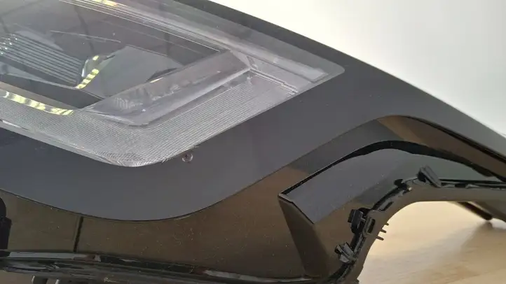 Land Rover Range Rover Velar (2017 - ) M8E213W030 Передняя фара — фото 3