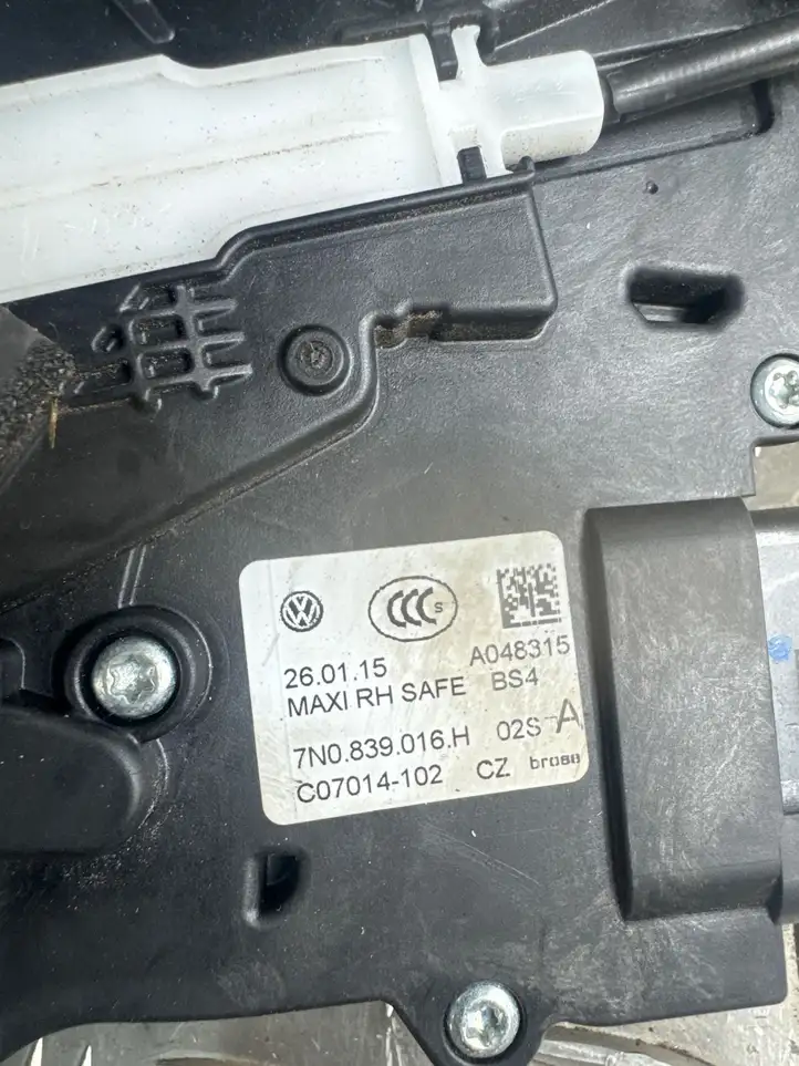 Volkswagen Sharan (2010 - 2015) 7N0839016H Замок задней двери — фото 8