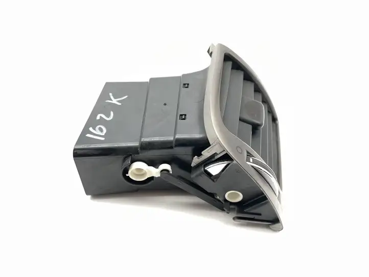 Jaguar XK - XKR (2006 - 2009) 6W8319C696CA Боковой воздушный дефлектор — фото 4