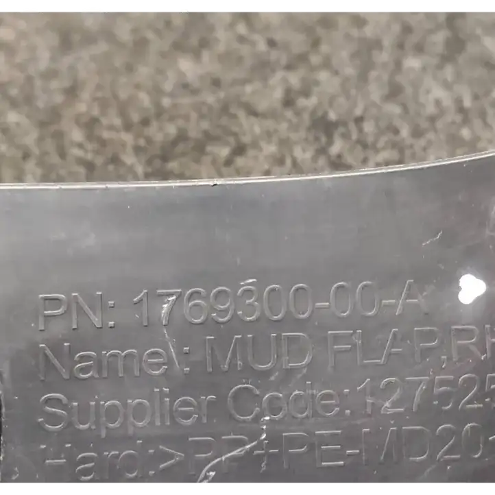 Tesla Model 3 (2024 - ) 176930000A Кронштейн переднего подкрылка — фото 5