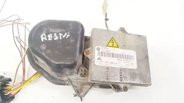 Volkswagen Golf IV (1998 - 2005) 1307329068 Блок розжига ксенона — фото 1