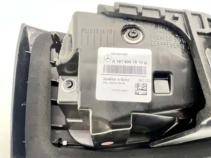 Mercedes-Benz GLS X167 (2019 - ) A1679067810 Задний фонарь в крышке багажника — фото 4