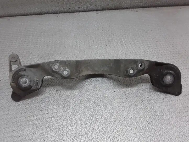 BMW 3 E46   1095990 Кронштейн заднего редуктора